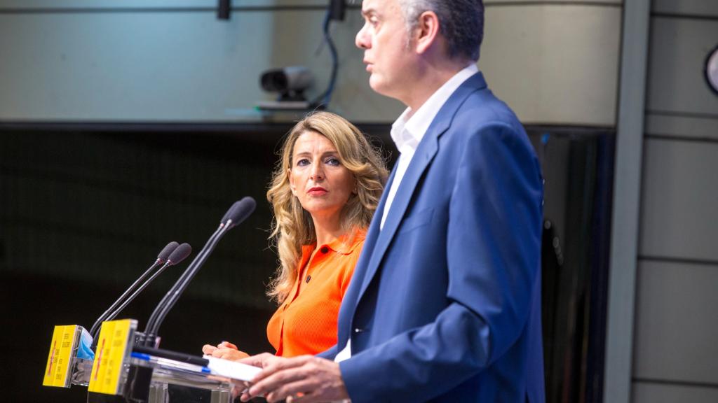 La vicepresidenta del Gobierno Yolanda Díaz, junto al vicepresidente valenciano Héctor Illueca. EE