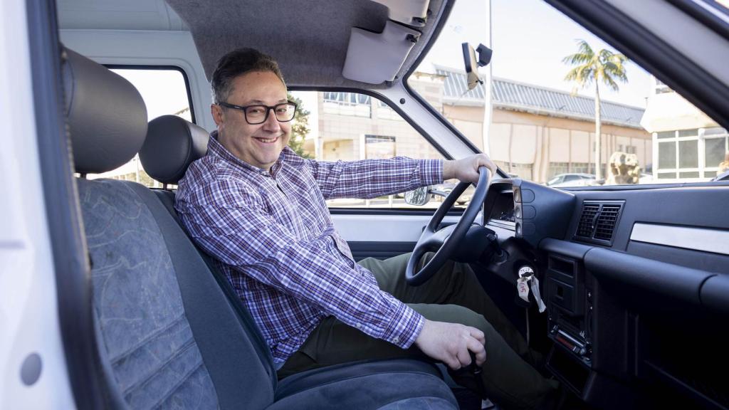 José Luis Filgueira (padre) al volante del Citroën C15, un modelo icónico de la planta.
