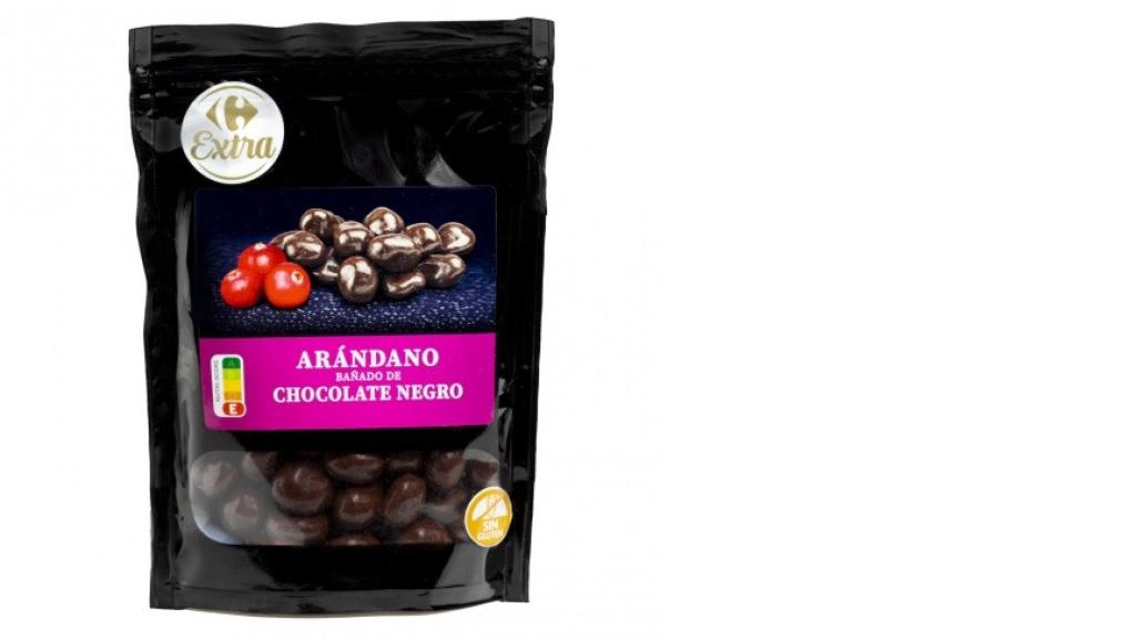 Arándanos bañados en chocolate negro.