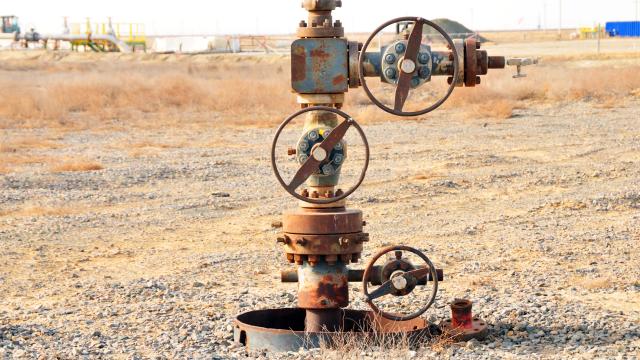 Imagen de un pozo de extracción de gas abandonado.
