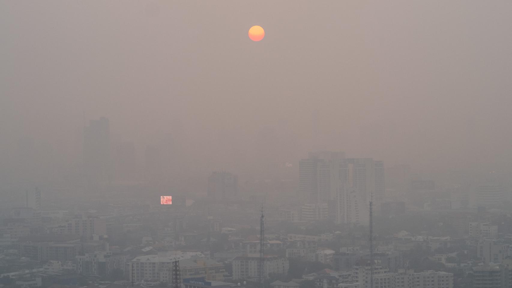 Imagen de archivo de la capital de Tailandia con altos niveles de contaminación del aire el 7 de marzo de 2023.