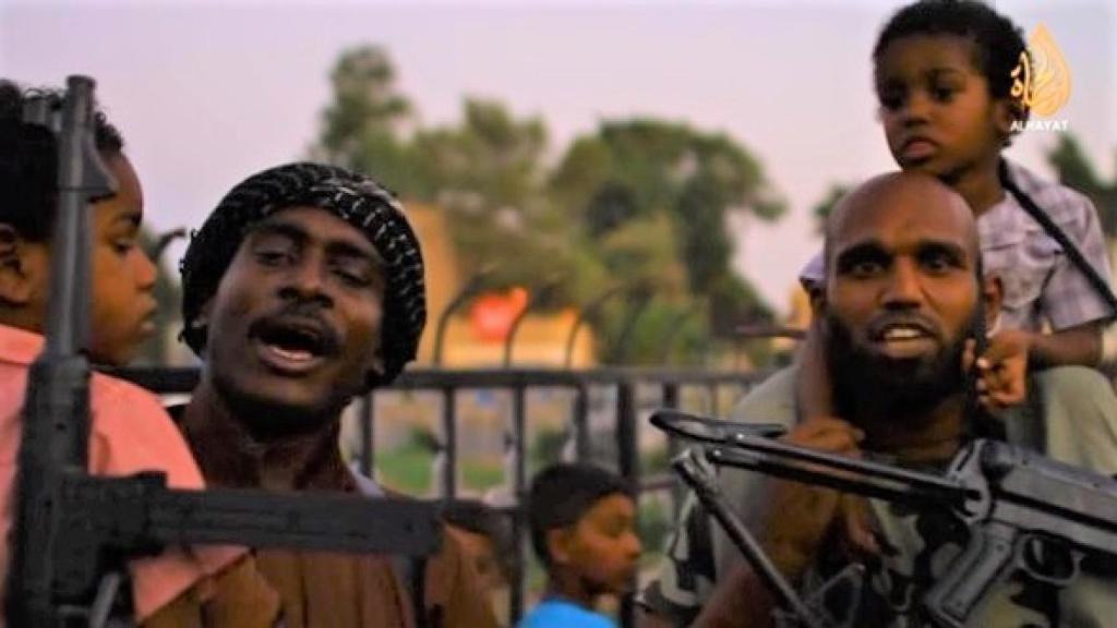 Foreign fighters trinitenses en Siria junto a sus hijos.