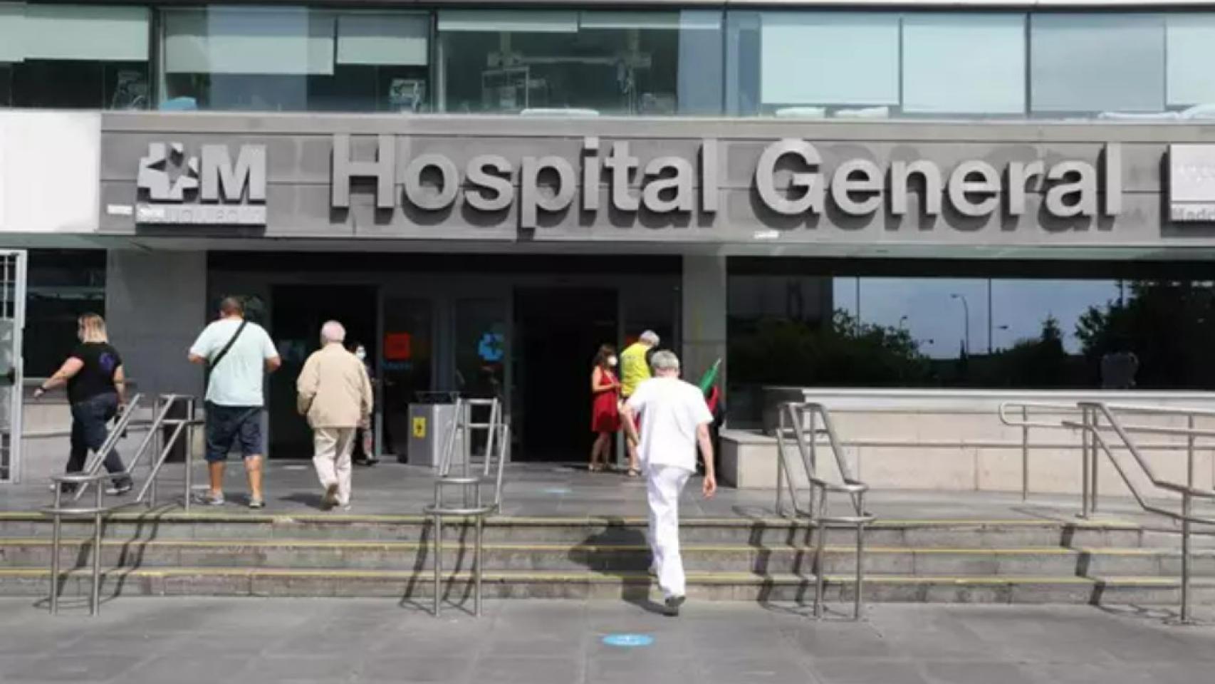 Entrada al Hospital de La Paz, en Madrid.