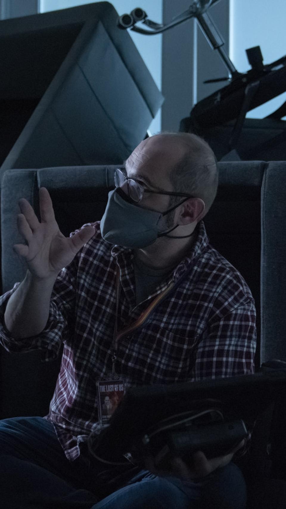 Craig Mazin da indicaciones para un episodio.