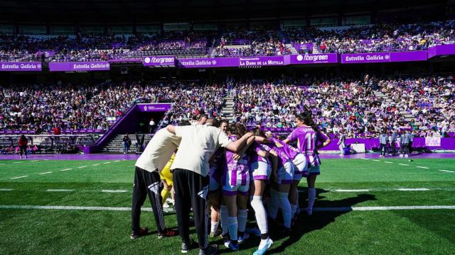 Celebración del triunfo del RV Simancas con una parte de la grada llena