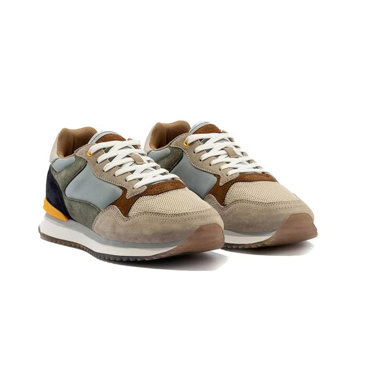 Zapatillas deportivas.
