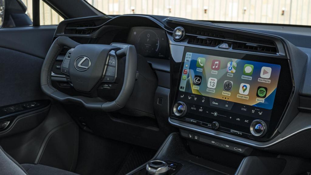 Así es el volante del Lexus RZ.