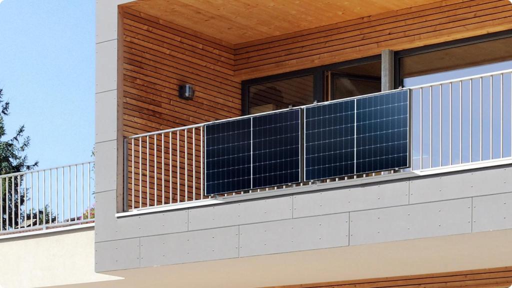 El panel solar para balcones de Anker colocado en una terraza