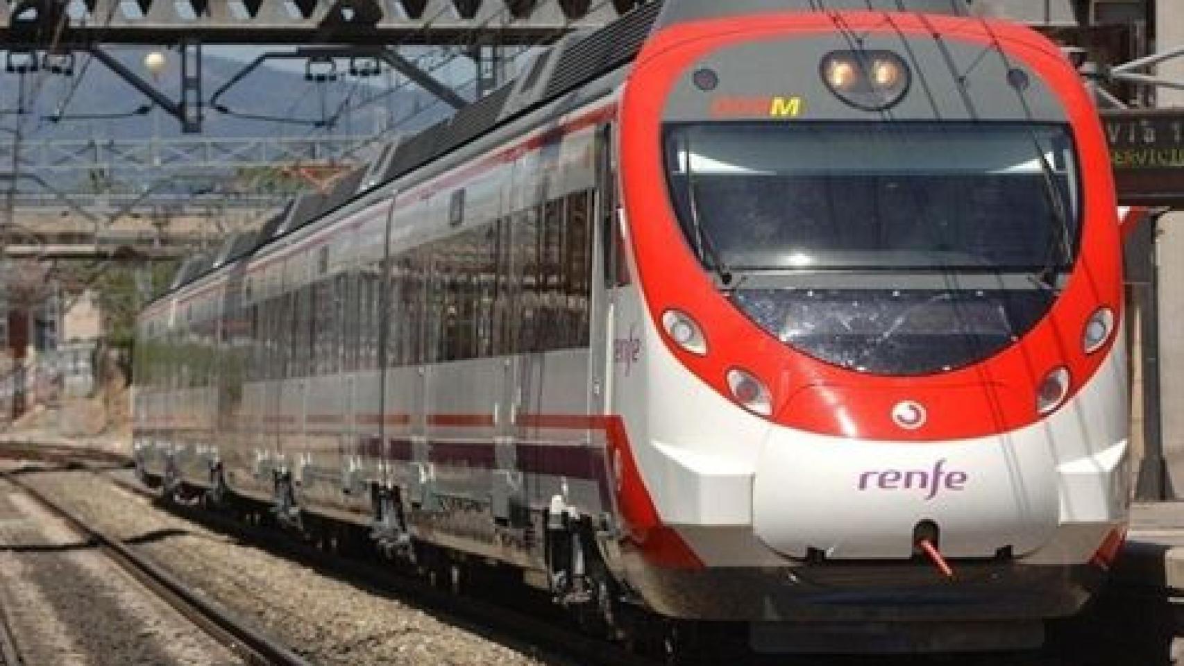 Tren de cercanías en una  imagen de archivo