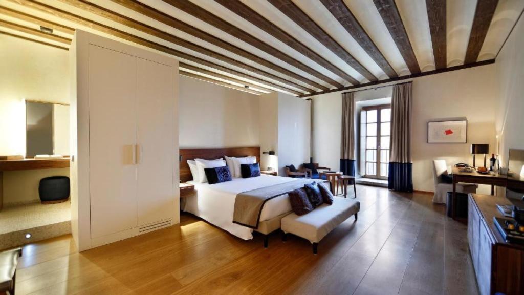 Una de las habitaciones dobles de Abadía Retuerta.