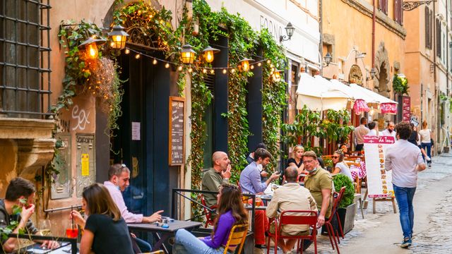 El aperitivo en Italia es una cosa muy seria: cinco cosas que quizás no sabías