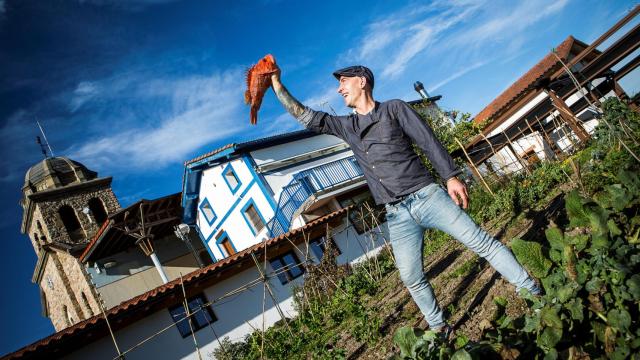 El genuino asador vasco que practica la acuaponia y pone en valor los pescados olvidados