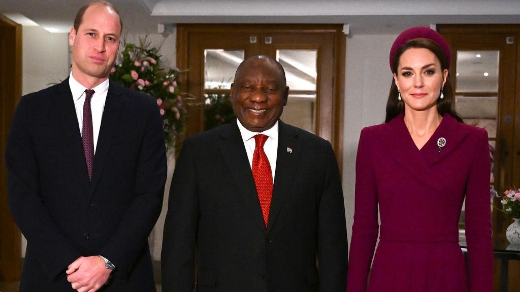 En noviembre de 2022, Kate Middleton llevó el broche Príncipe de Gales por primera vez.