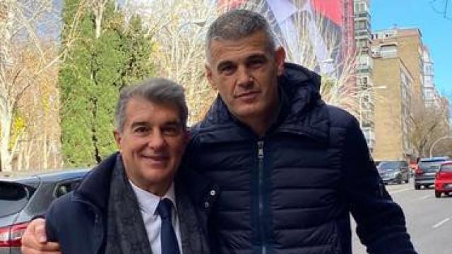 Enric Masip y Joan Laporta, en una calle de Madrid