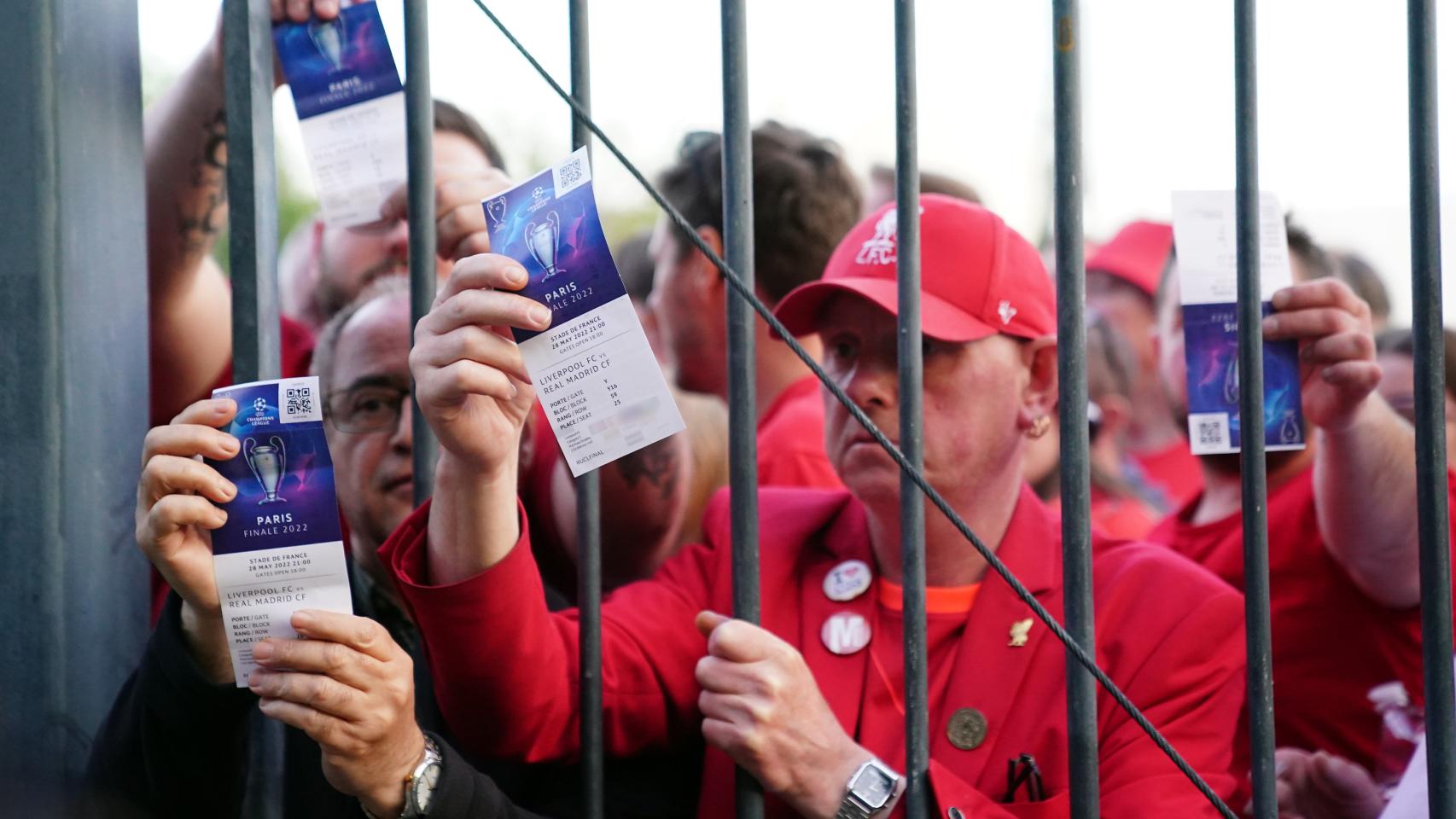 Aficionados del Liverpool afectados por los altercados en la final de la Champions League 2021/2022