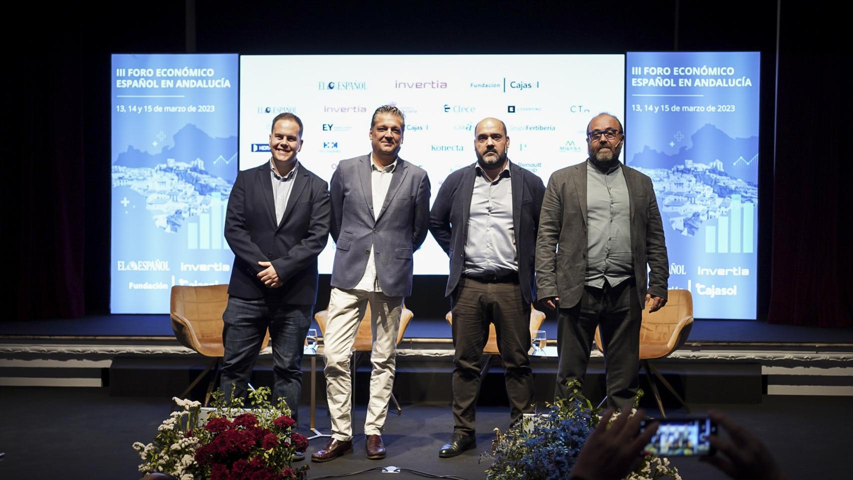Emilio Carrizosa, presidente de la Red Española de Matemática-Industria (Math-In), Juan Carlos Rubio, director de OGA y Diego Hueltes, CEO y fundador de Tadia
