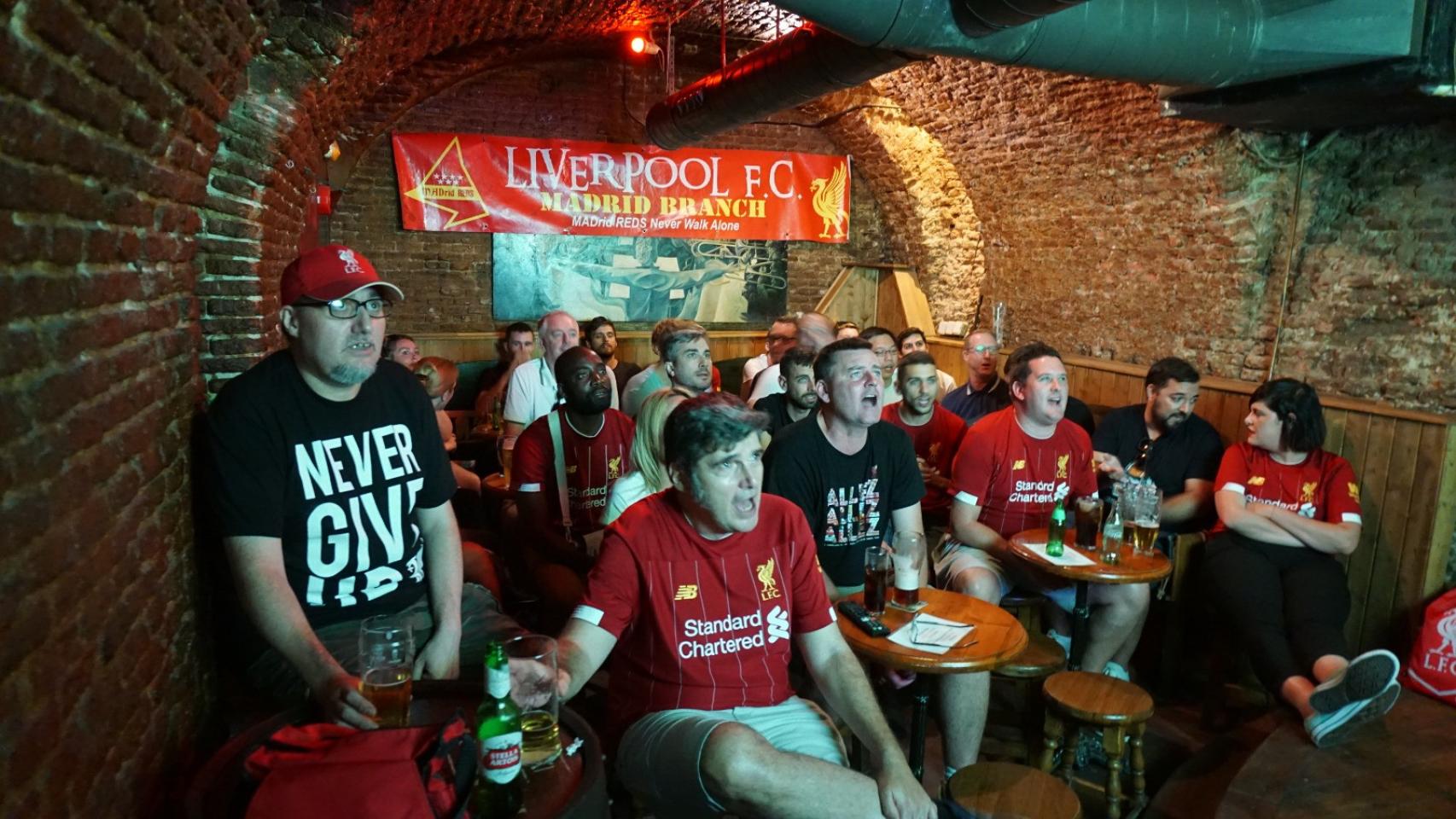 El pub irlandés Triskel donde está la sede de la peña del Liverpool en Madrid.