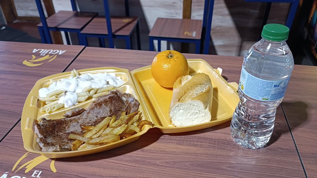 El menú del día de 3,50 euros que ofrece el restaurante El Bocata.