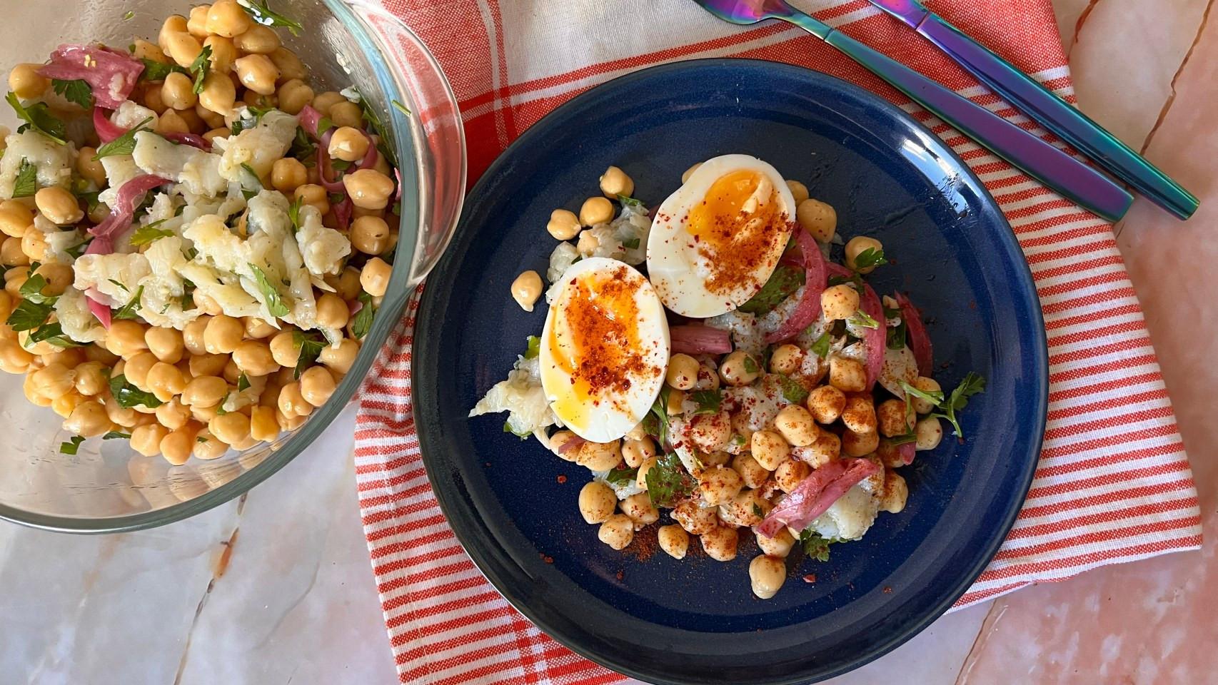 Ensalada de garbanzos con bacalao, una receta perfecta para la Cuaresma