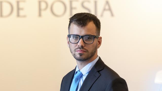 Reiniel Pérez Ventura, ganador del Premio Loewe de Poesía. Foto: Fernando Villar / EFE