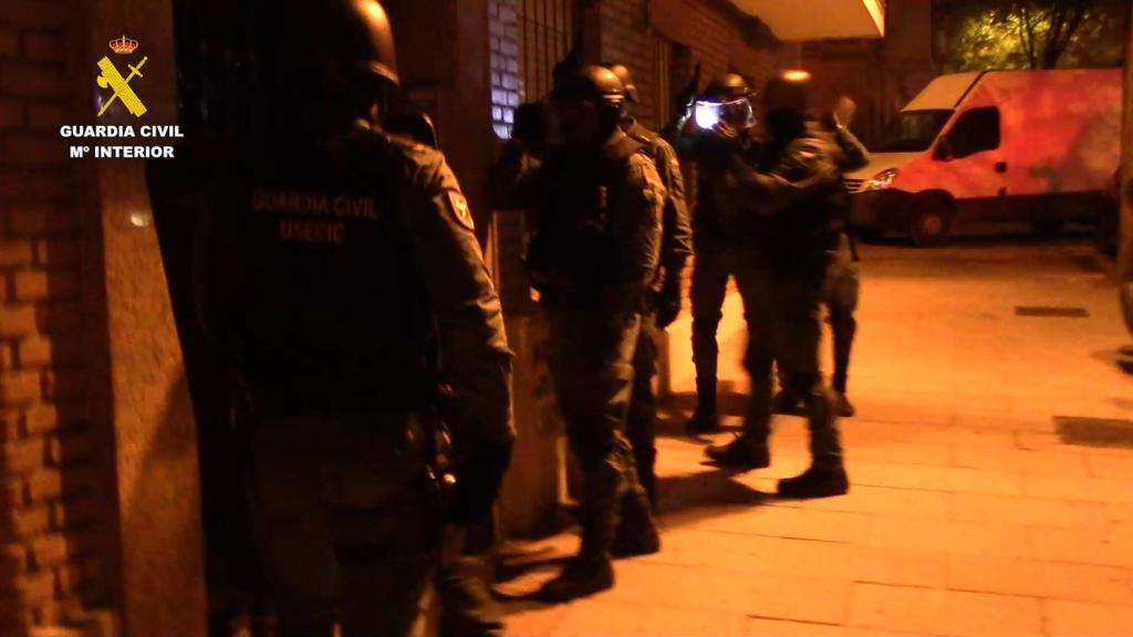La Guardia Civil desmantela una organización criminal especializada en la estafa de la “maleta boliviana”