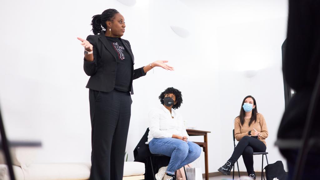 Desirée Bela-Lobedde, activista antirracista y escritora.