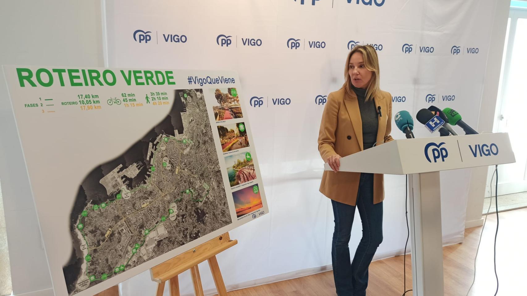 La candidata del PP, Marta Fernández-Tapias, presenta el ‘Roteiro Verde’.