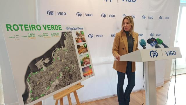 La candidata del PP, Marta Fernández-Tapias, presenta el ‘Roteiro Verde’.