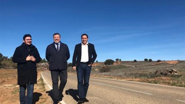 Visita a las obras de los 2,4 kilómetros de camino que separan Nohales de Cuenca