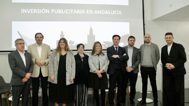 Pedro Villa (InfoAdex), Juan Vargas (Canal Sur), Ana Román (Puerto de Indias), Elia Méndez (La Fede), Patricia Sánchez (InfoAdex), Salvador Toscano (AEPS), y Mario Blanco (NF Media).