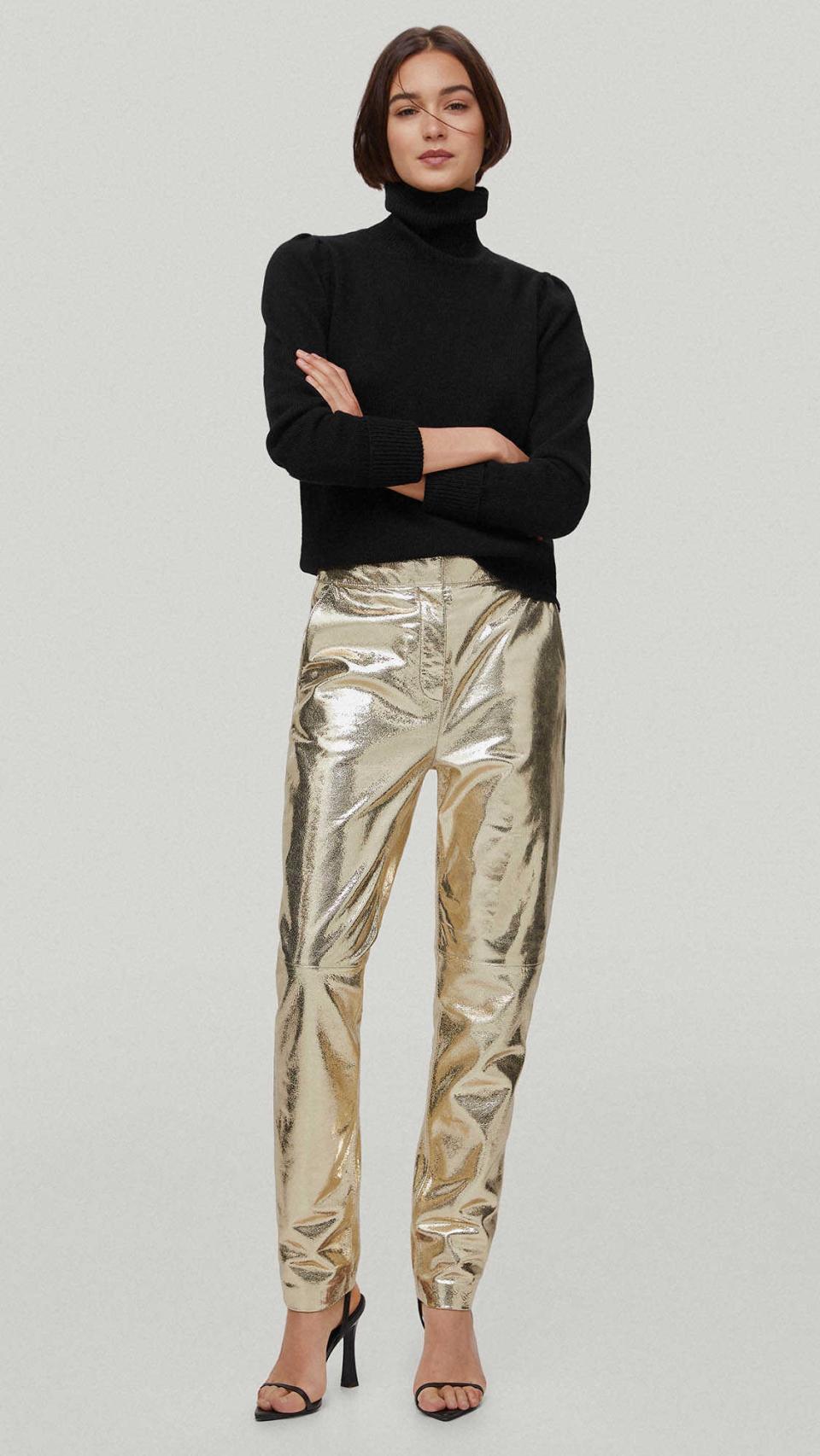 Pantalones de Pedro del Hierro.