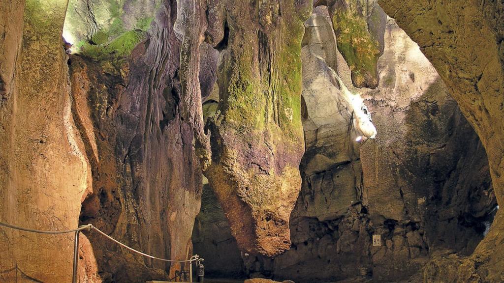 Cueva de las Calaveras