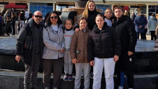 Rocío Serrano y José Francisco Jerez tienen seis hijos, de izquierda a derecha: Rocío, Alma, Lucía, Paloma, José y Mario.