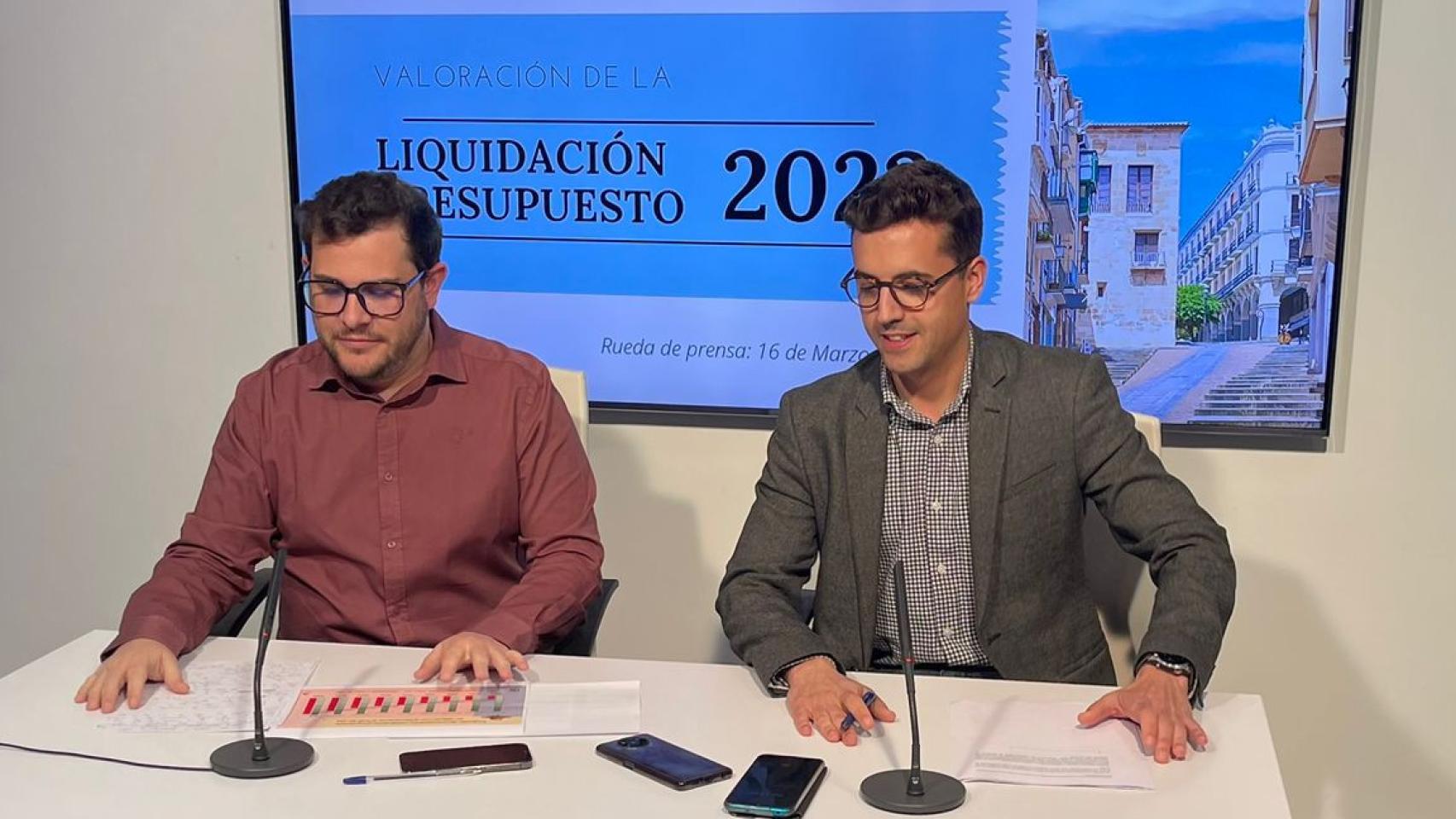 El portavoz del Partido Popular, Víctor López de la Parte, junto con el viceportavoz David Ángel Hernández