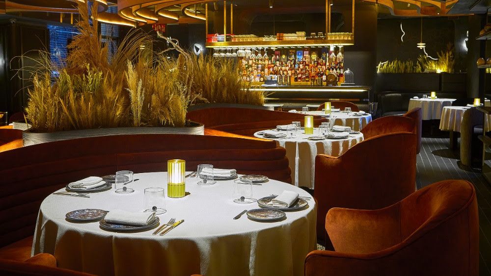El interior del restaurante Leña, de Dani García.