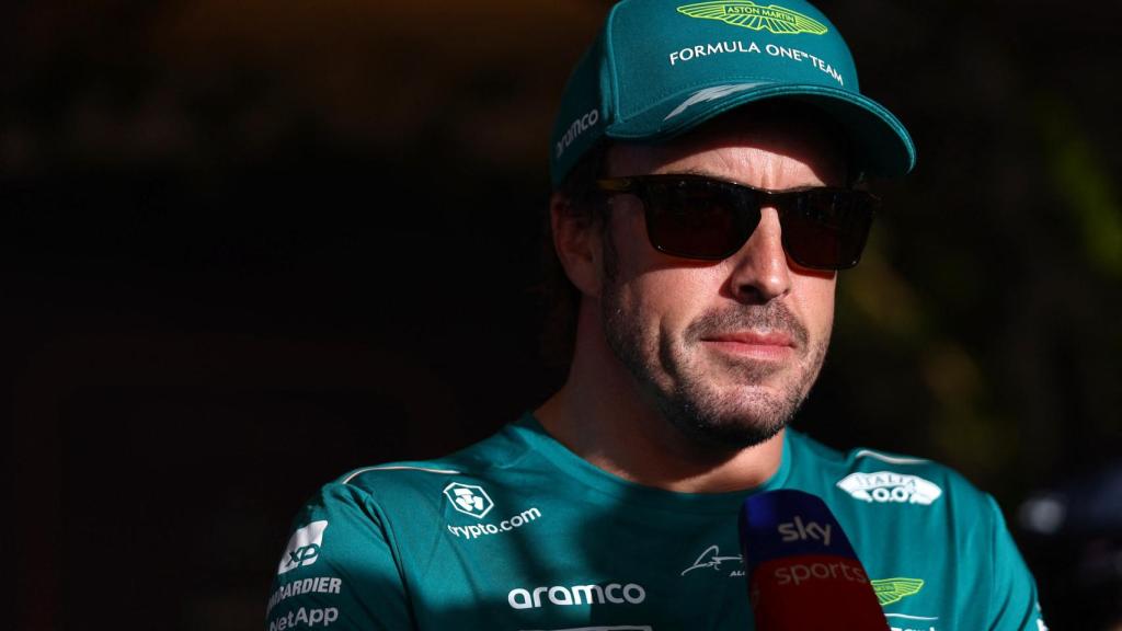 Fernando Alonso, en el paddock en Arabia Saudí.