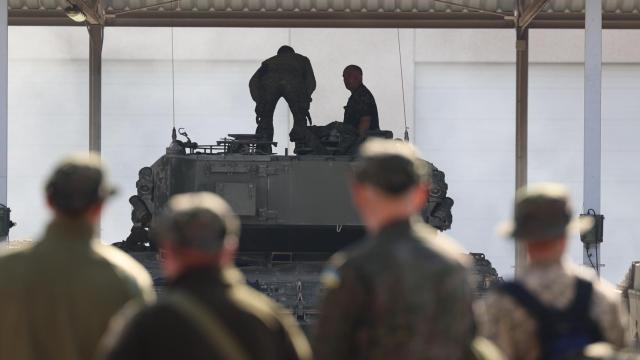 Militares ucranianos se adiestran con los Leopard 2a4 en la base de Zaragoza.