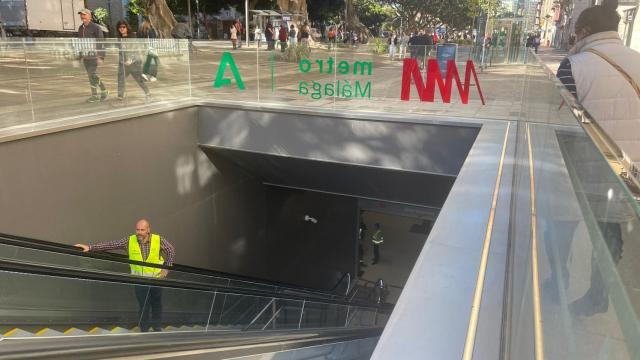 Acceso a la estación Atarazanas del Metro de Málaga.