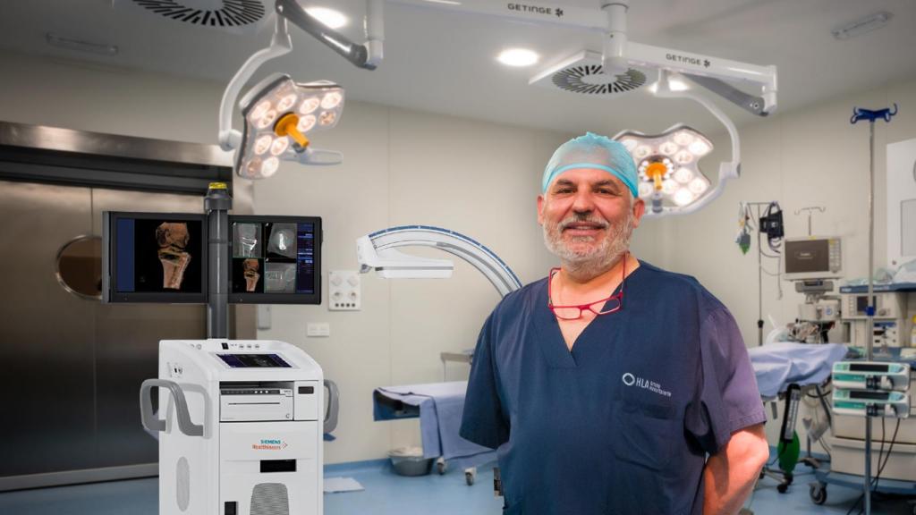 El doctor Moriel en un quirófano del hospital.