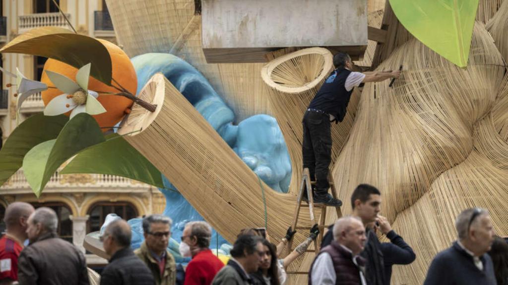 La ciudad de Valencia afronta un intenso fin de semana fallero.