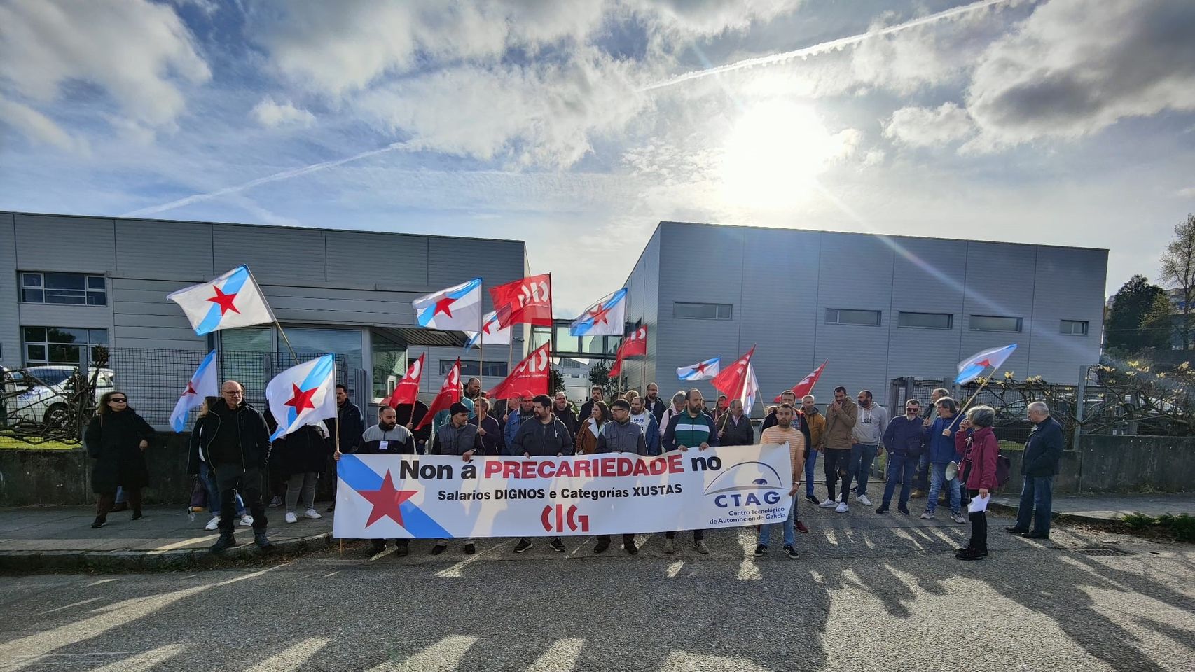 Movilización de la CIG frente al CTAG en Vigo.