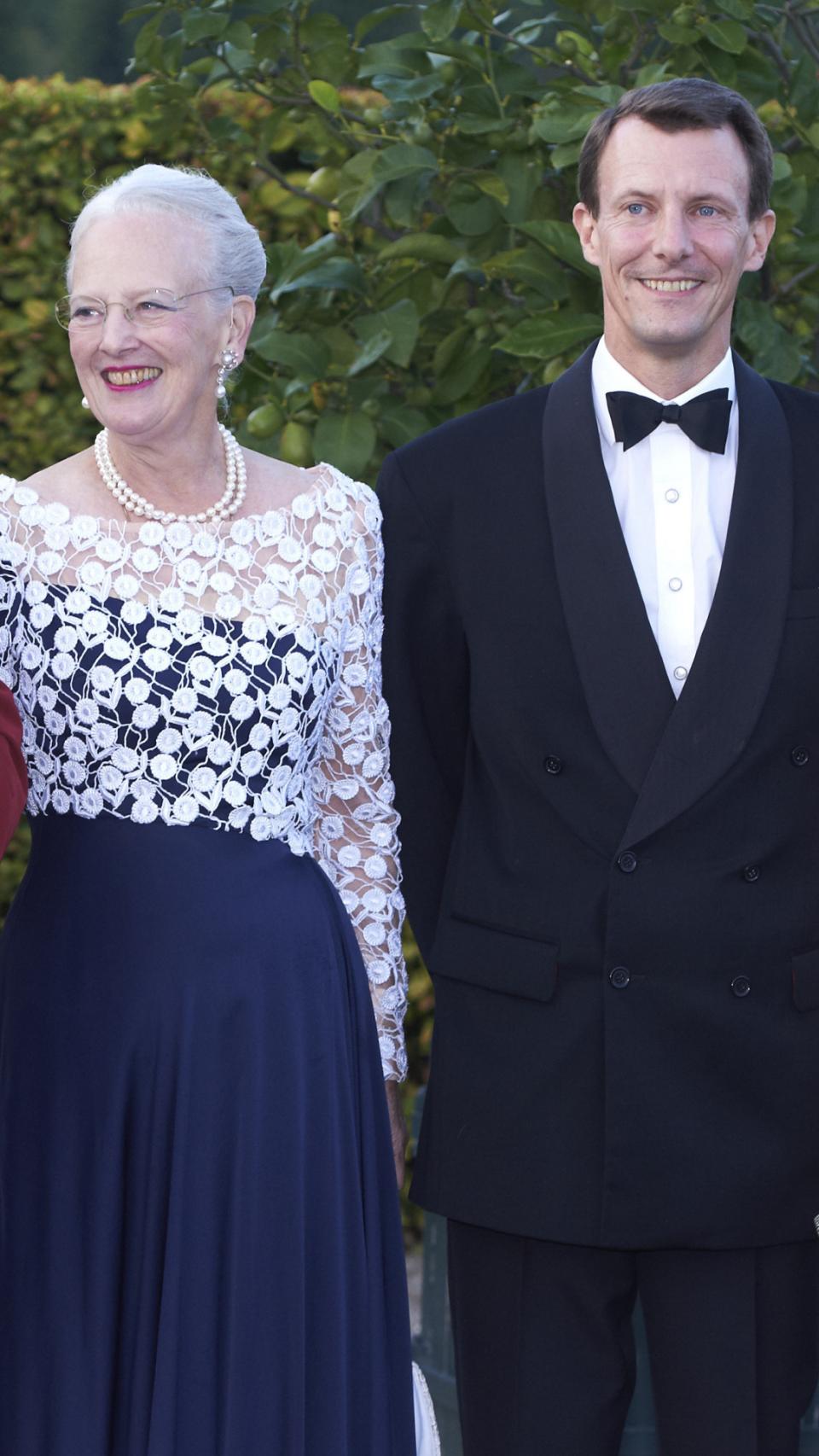 Margarita II junto a su hijo menor, Joaquín, en un acto en septiembre de 2014.