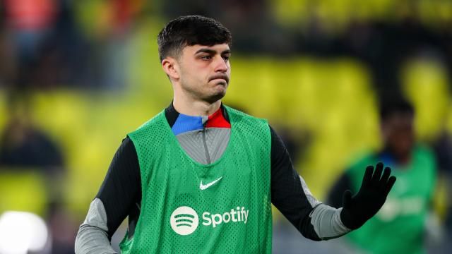Pedri González durante un calentamiento con el FC Barcelona