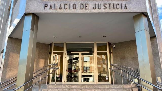 Acceso a la Audiencia Provincial de Ciudad Real.