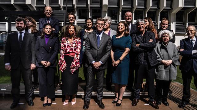 Alberto Núñez Feijóo, este viernes rodeado de los patronos de la Fundación Reformismo21.