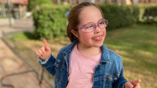 Micaela, de seis años, en el parque. Foto cedida.