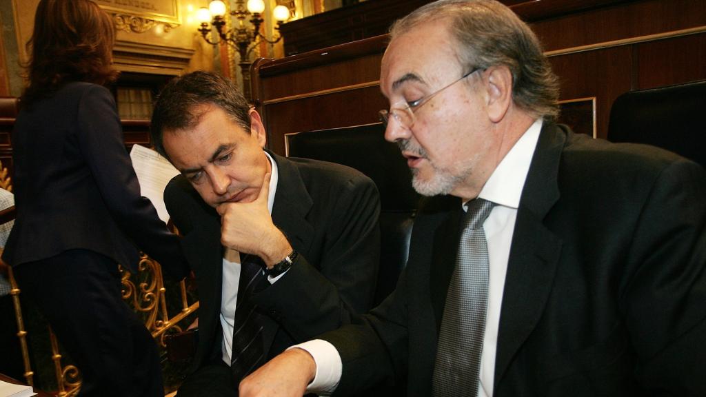Pedro Solbes y José Luis Rodríguez Zapatero en el Congreso en 2007