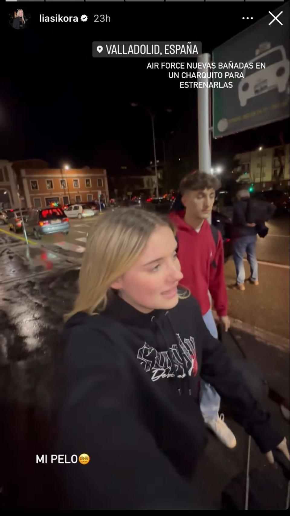 Lia Sikora a su llegada a Valladolid junto a Jonata.