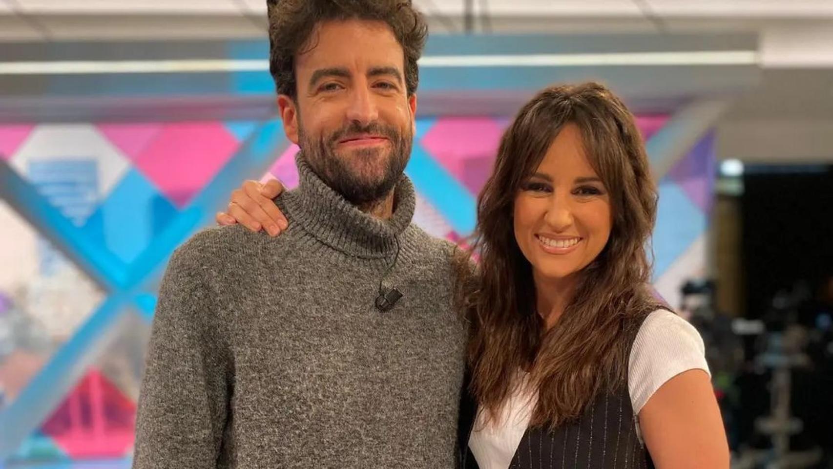 Imágenes del día: Lorena García se hace una foto con el hombre del momento en España