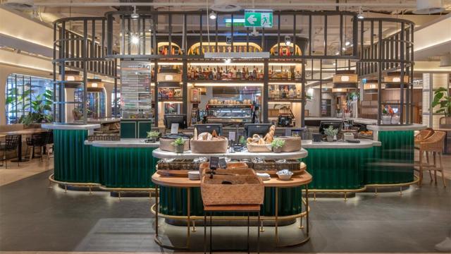 El gastromercado dentro de El Corte Inglés de Preciados que te cocina al momento comidas del mundo